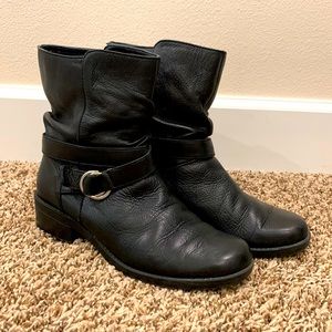 Black leather ankle boots, gently worn, size 6.5, non smoking owner